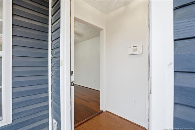 Building Photo - 419 Northwoods Dr