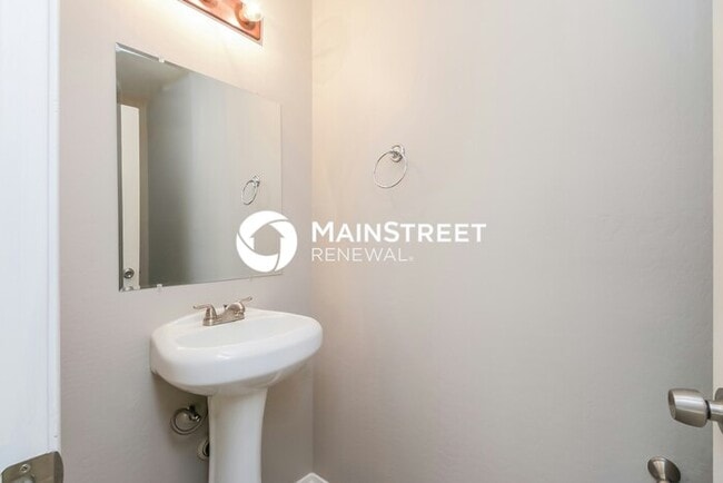 Building Photo - 4 Bedroom Pet-Friendly Home in Avondale, AZ with Main Street Renewal
