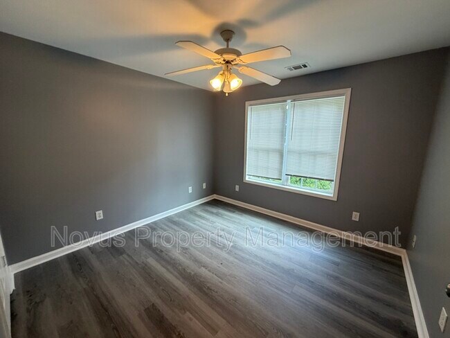 Building Photo - 214 Farmington Trce