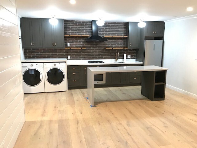 Building Photo - 4264 Grand View Blvd