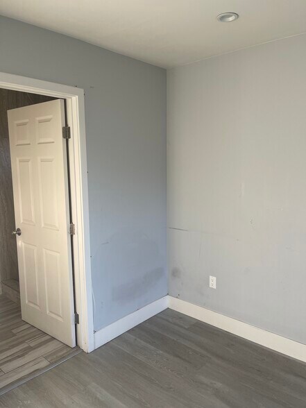 Building Photo - 12662 Bradley Ave