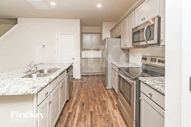 Building Photo - 2027 Cypress Village Dr NW