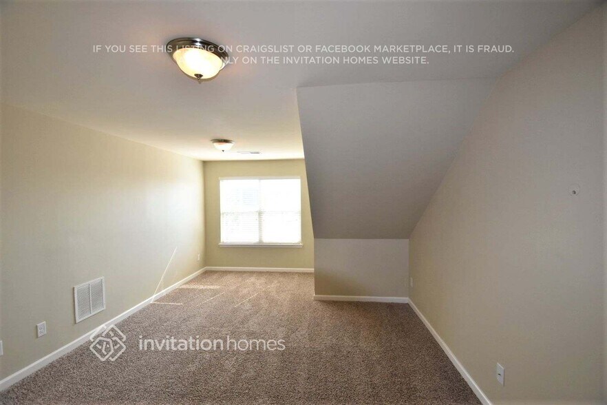 Building Photo - 1709 Misselthrush Ln