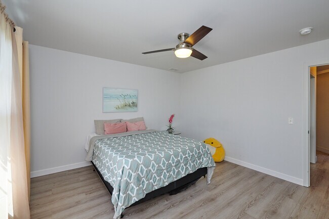 Building Photo - 26300 W Chatham Dr