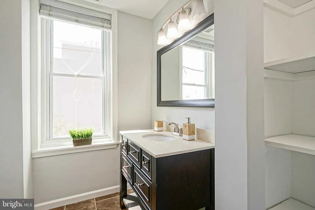 Building Photo - 217 Shurs Ln