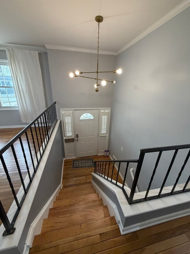 Building Photo - 1200 Glen Ln