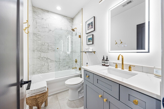 Building Photo - 1738 W 17th St