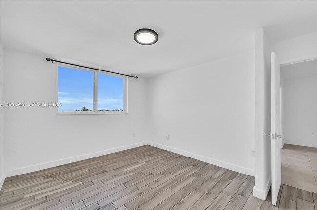 Building Photo - 1251 NE 108th St