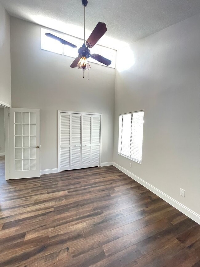 Building Photo - 7800 Fernbrook Way