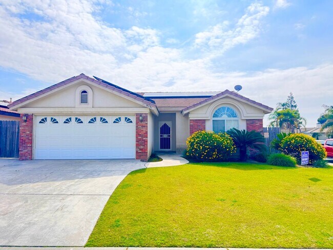 Building Photo - STAY COOL AND SAVE — ENJOY SOLAR-POWERED SAVINGS COMPARED TO STANDARD PG&E RATES