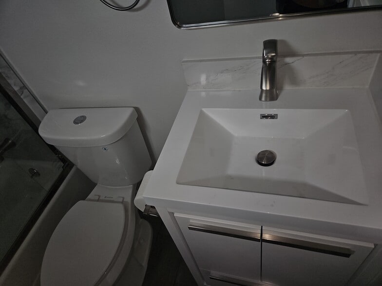 Building Photo - 11645 Pope Ave