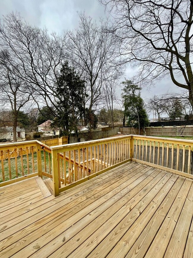 Building Photo - 323 50th Ave N