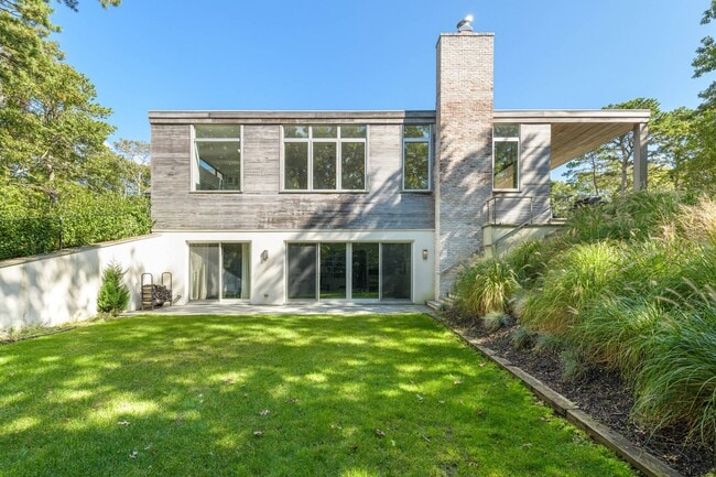 Building Photo - 1 Paumanok Rd