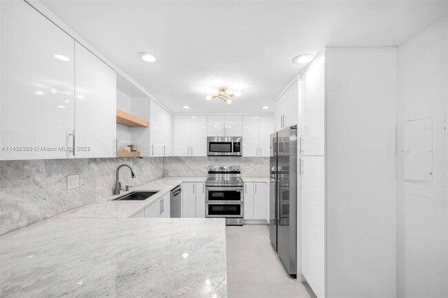 Building Photo - 8228 SW 81st Pl