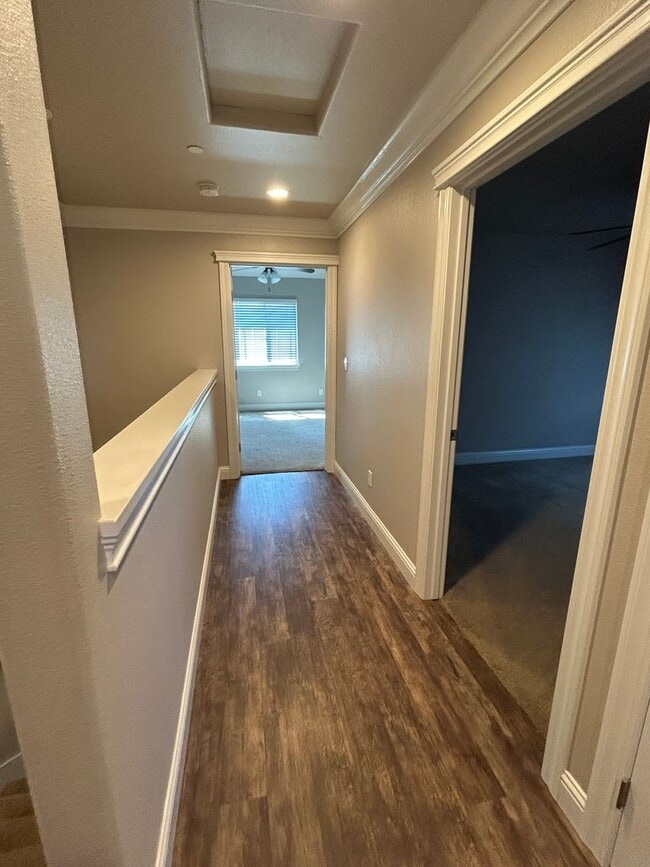Building Photo - Townhouse for Rent in Anderson CA | Garage, Fenced Yard, Modern Upgrades