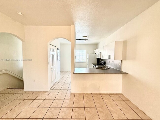 Building Photo - 5670 NW 116th Ave