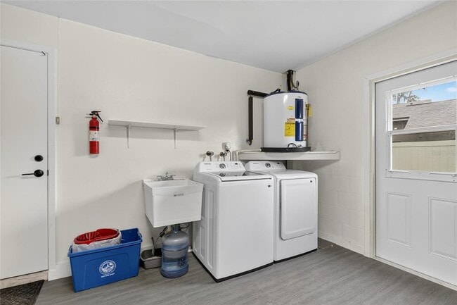 Building Photo - 8137 English Elm Cir