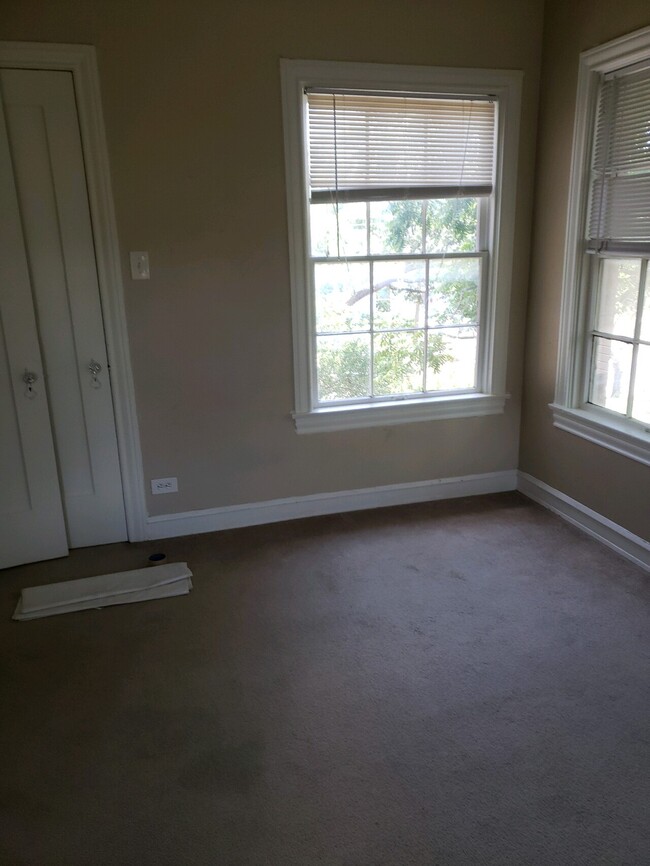 Building Photo - Sanger Heights