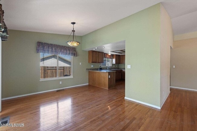 Building Photo - 439 Beau Dr