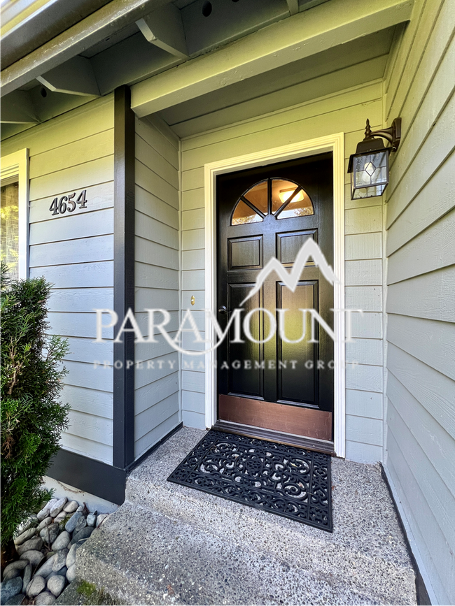 Building Photo - Spacious Port Orchard Oasis with Hot Tub & Huge Backyard!