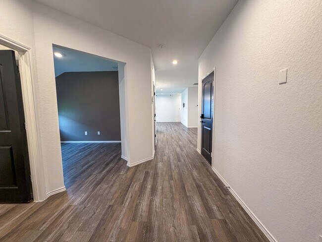 Building Photo - 3101 Emerald Ocean Dr
