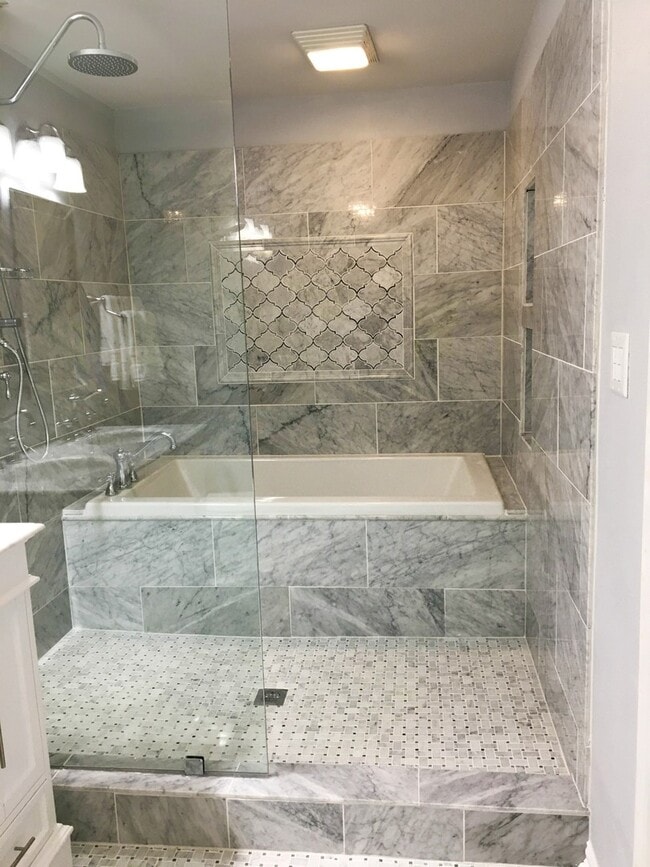 Building Photo - 776 Thora Blvd