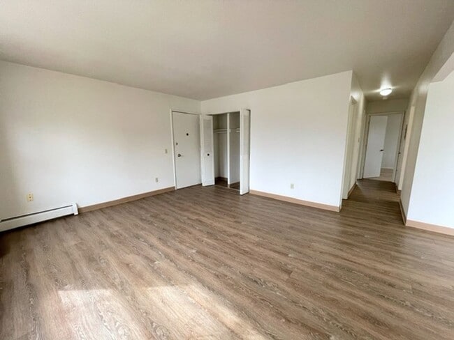 Building Photo - 3909 Malaspina Cir