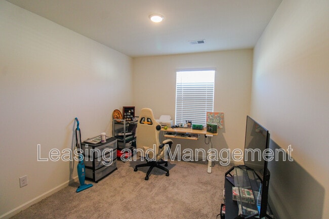 Building Photo - 507 Scarlett Maple St