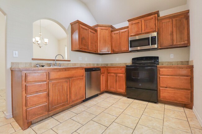 Building Photo - 3 Bed 2 Bath Home in Collinsville *Price D...