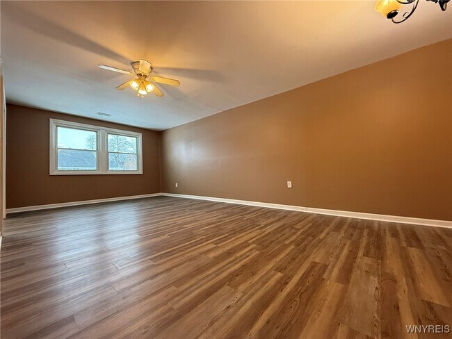 Building Photo - 52 Carol Ln