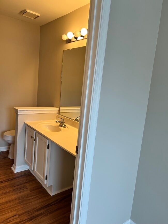 Building Photo - 11225 Salem Village Dr