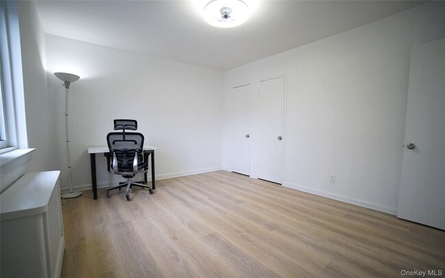 Building Photo - 72-19 Little Neck Pkwy