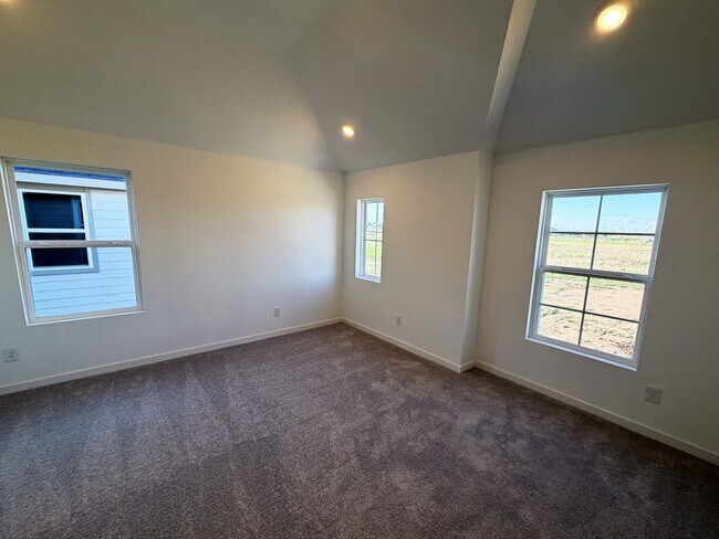 Building Photo - 2218 Via Vicky Rd