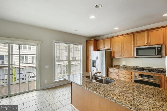 Building Photo - 14855 Potomac Branch Dr