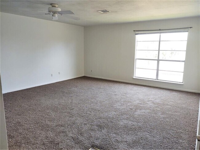 Building Photo - 425 N Wisconsin Ave