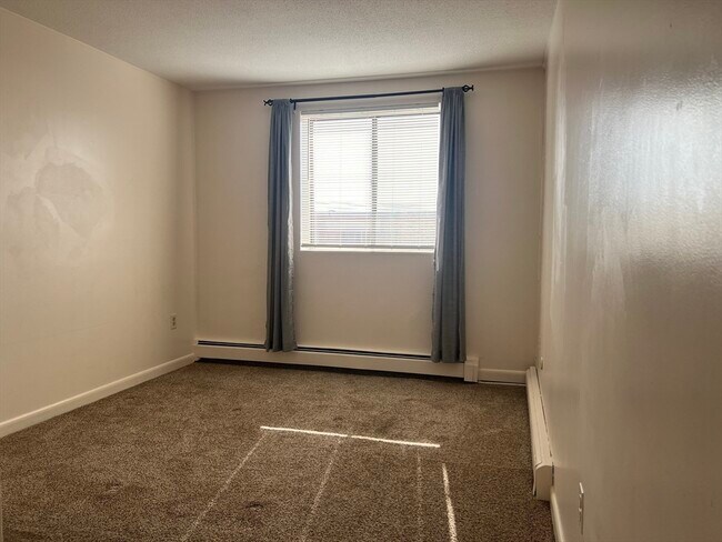 Building Photo - 800 Governors Dr