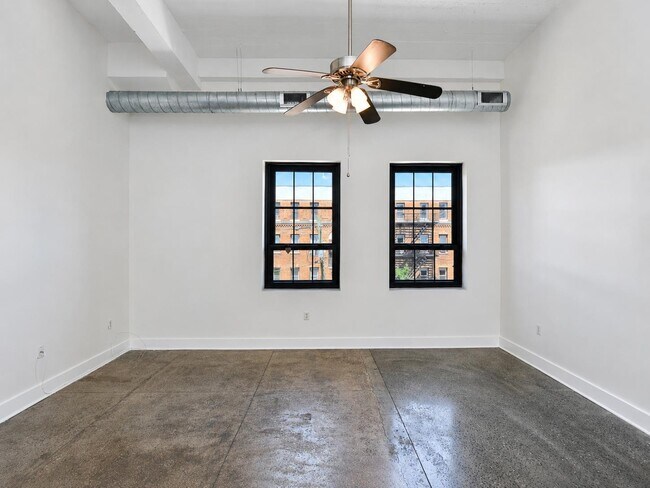 Building Photo - 325 Palisade Ave