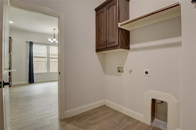 Building Photo - 805 Beeville Ct