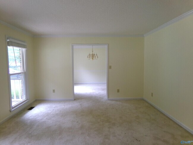 Building Photo - 15010 Carlisle Dr SE