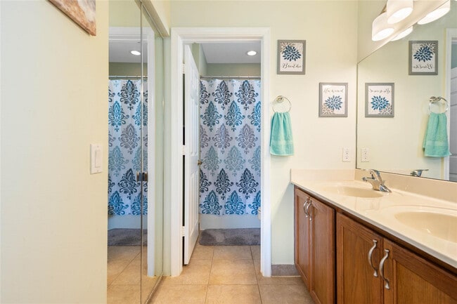 Building Photo - 3067 Laurel Ridge Cir