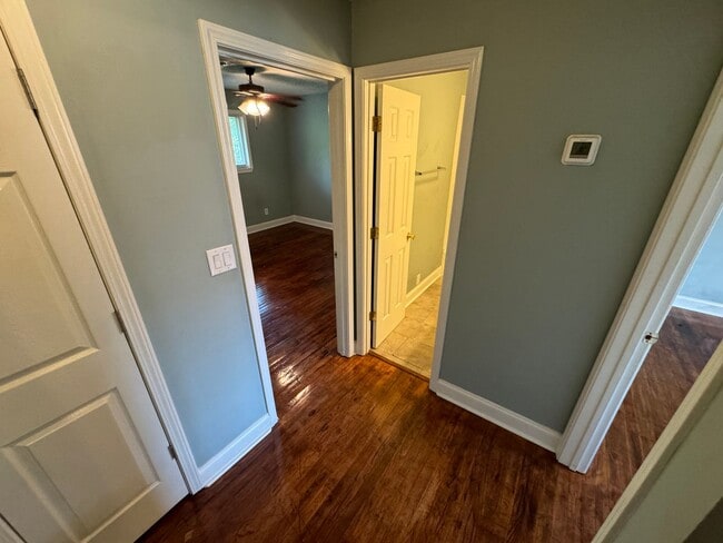 Building Photo - Brick 2/1 Apartment in Cave Spring- $995