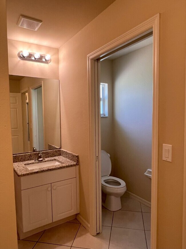 Building Photo - Lovely Home In SW Cape Coral