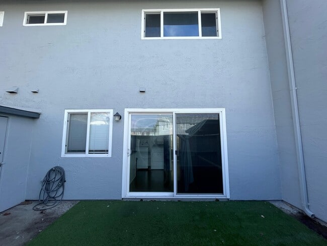 Building Photo - 34591 Bluestone Common