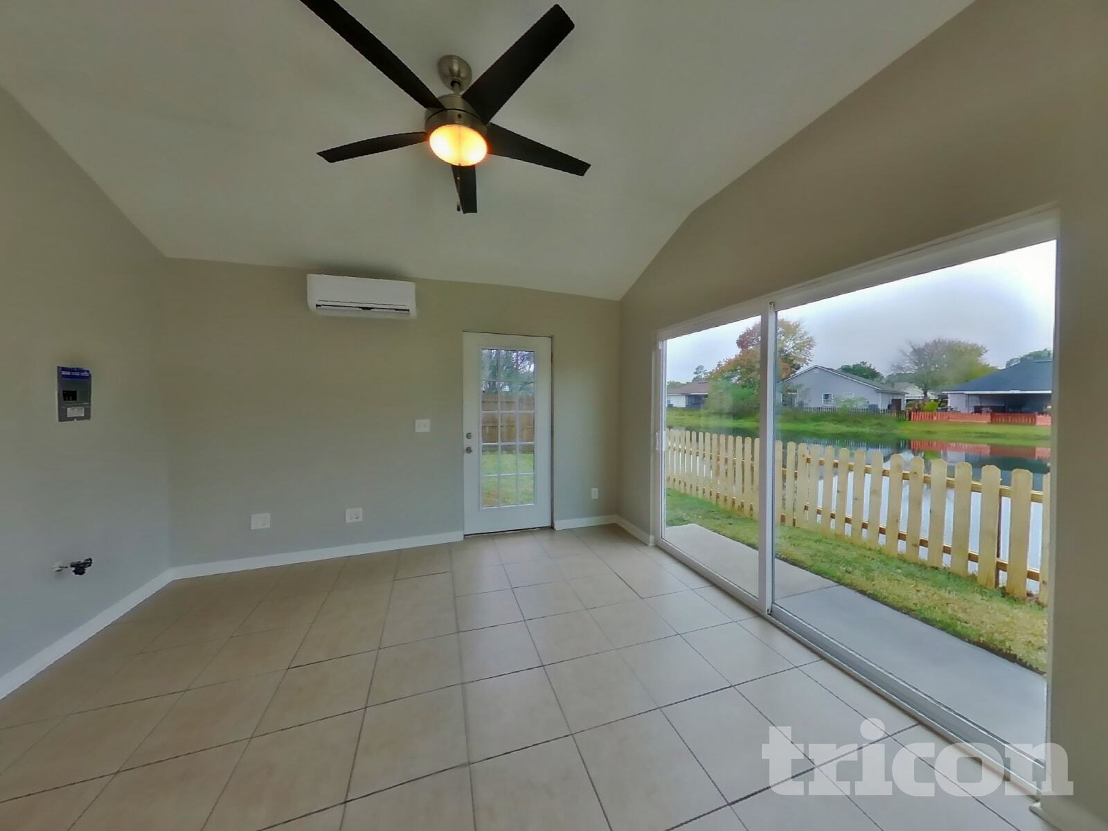 Building Photo - 1695 Northglen Cir