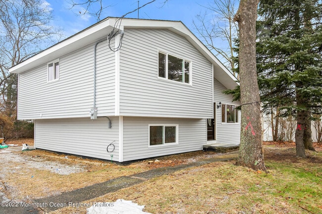 Building Photo - 2 Middlesex Rd