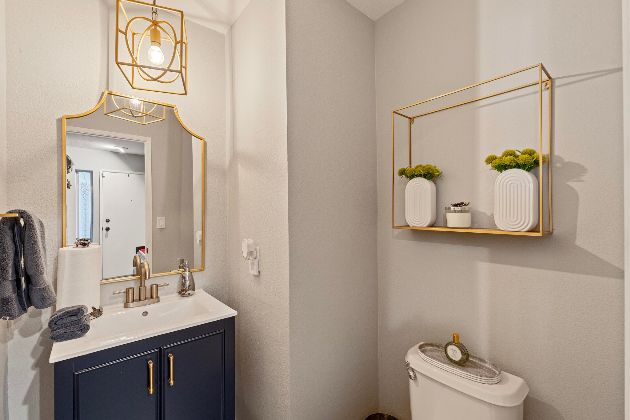 Guest Bathroom - 18175 Andrea Cir N