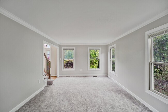 Building Photo - 4287 Exeter Dr