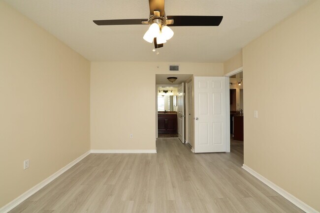 Building Photo - 4240 San Marino Blvd