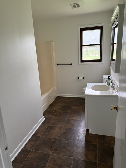 bathroom - 69 Lindbergh Dr