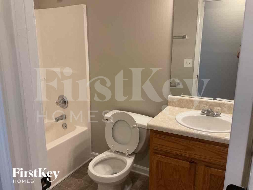 Building Photo - 58 Fairview Oak Trce